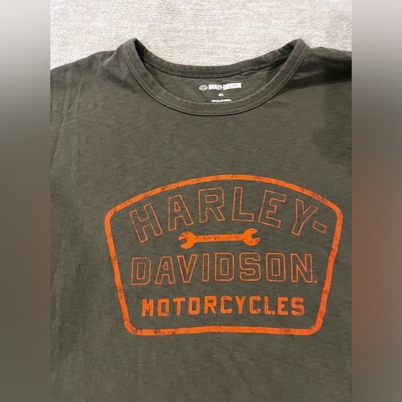 Harley Davidson Men's Wrench Crew Tee
Part Number: 96059-23AC - Picture 4 of 5